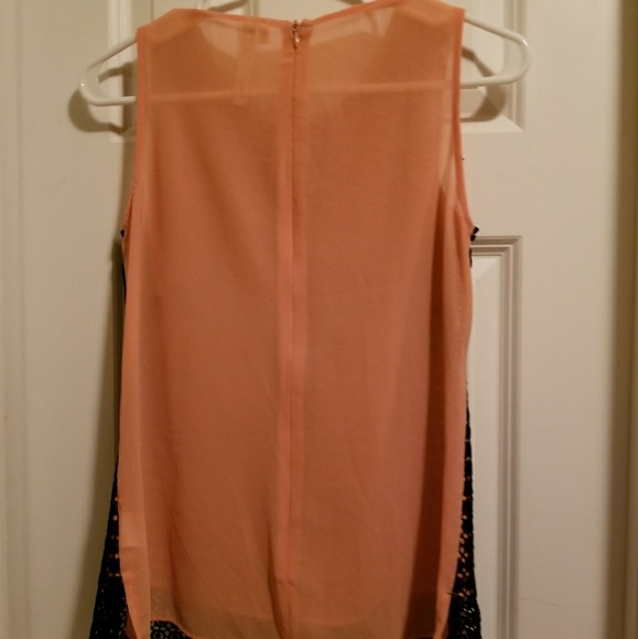 ANDREE SLEEVELESS TOP - Picture 2 of 5