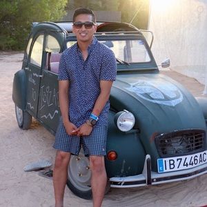 Meet your Posher, Chuck