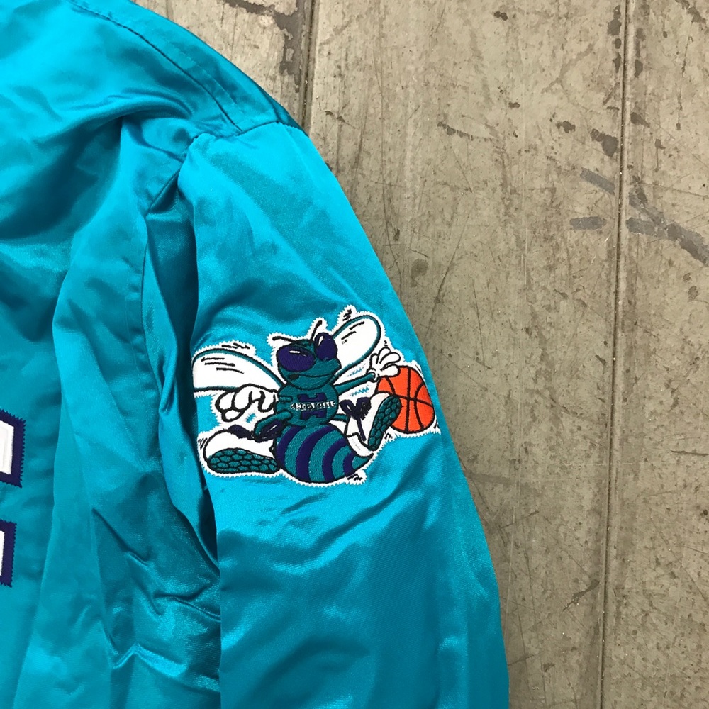 Starter Charlotte Hornets Jacket Sz XXL - Picture 2 of 3
