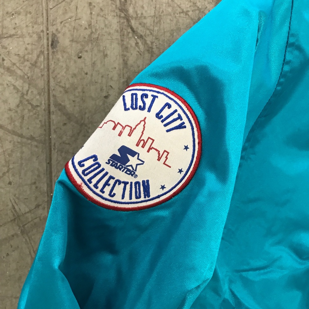 Starter Charlotte Hornets Jacket Sz XXL - Picture 3 of 3