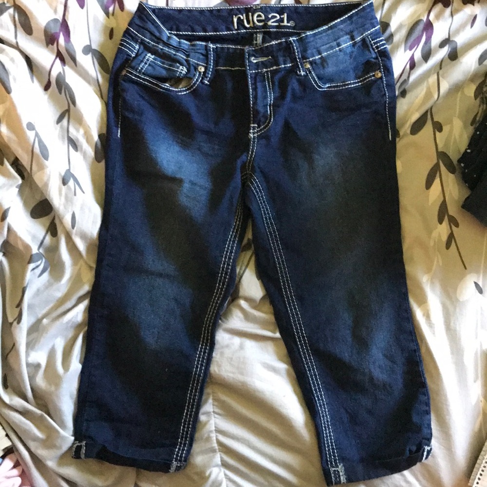 Nwot rue 21 crop Capri rhinestone wmns jr sz 7/8