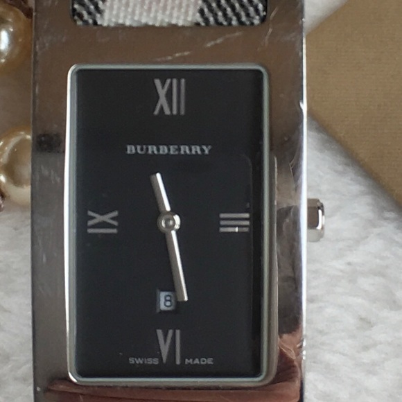 Burberry Nova Check Watch - Picture 2 of 7