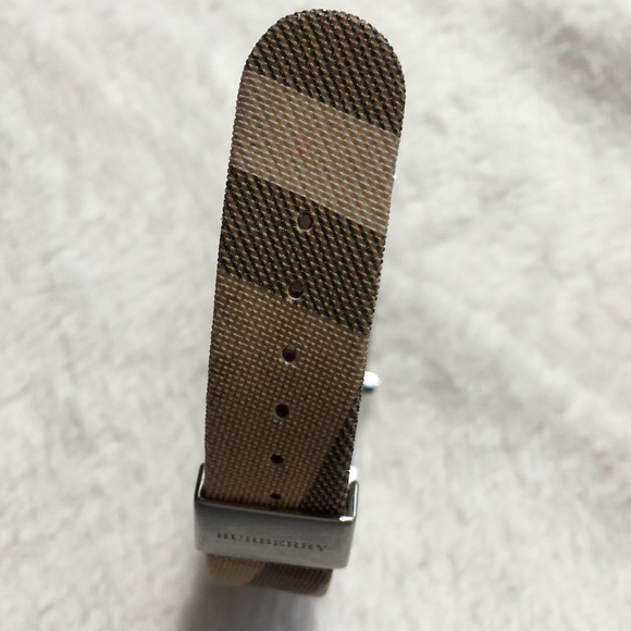 Burberry Nova Check Watch - Picture 5 of 7
