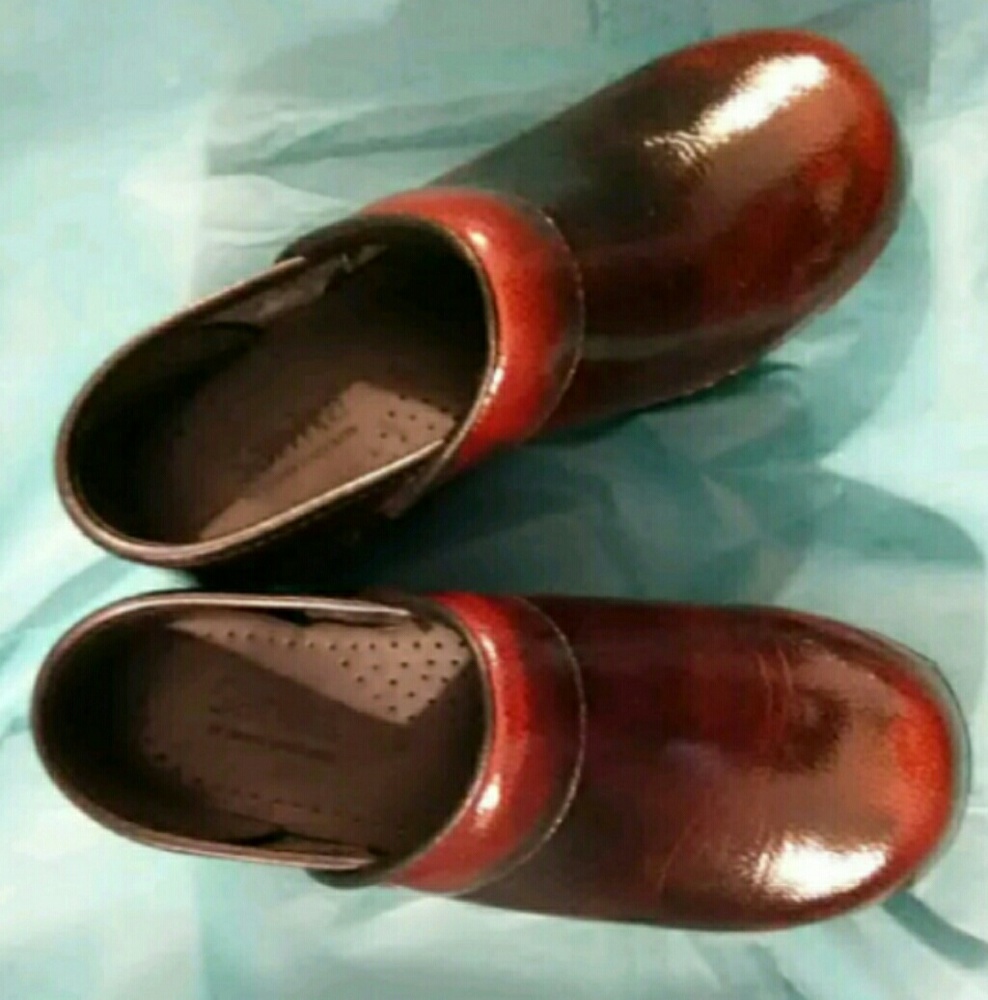 Sanita clogs