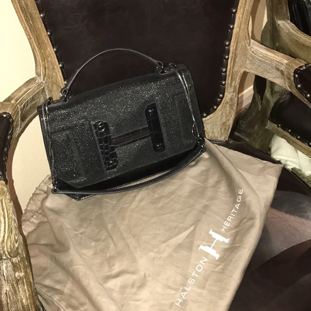 Halston Heritage Shoulderbag