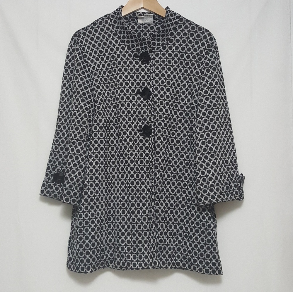 REQ Black and White Sweater Coat