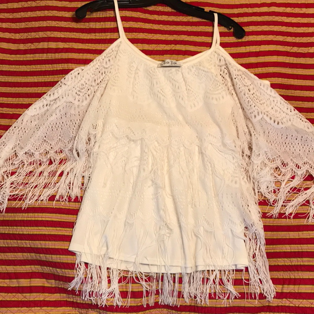 Cold shoulder fringed top