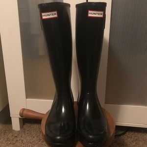 Tall hunter rainboots