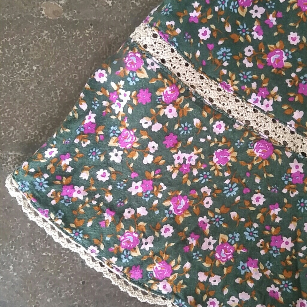Dress - Picture 3 of 4