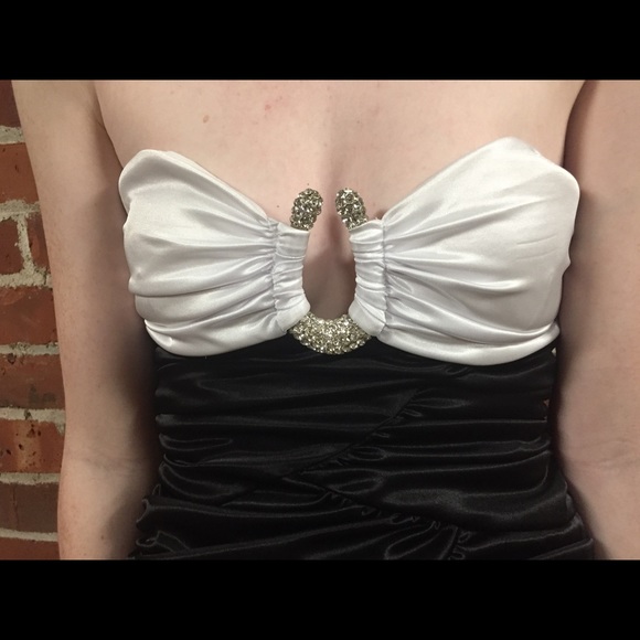 Black and white cocktail dress - Picture 3 of 3