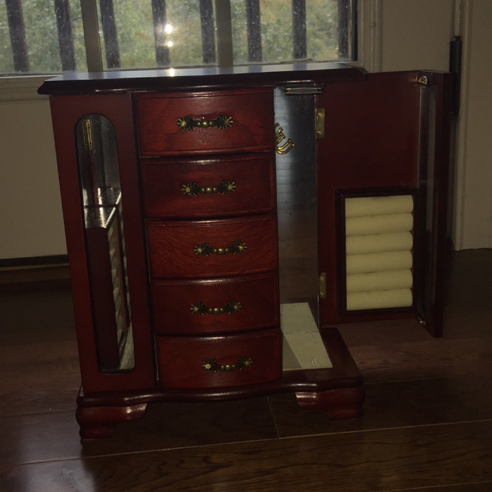 Fairly new jewelry box
