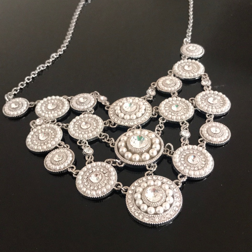 Beautiful necklace. Never used.