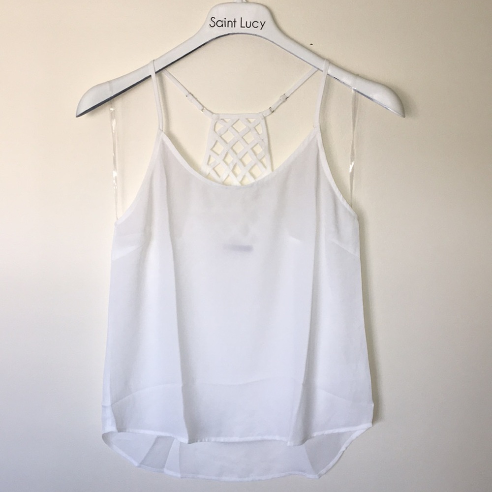 White top w detailed lattice back