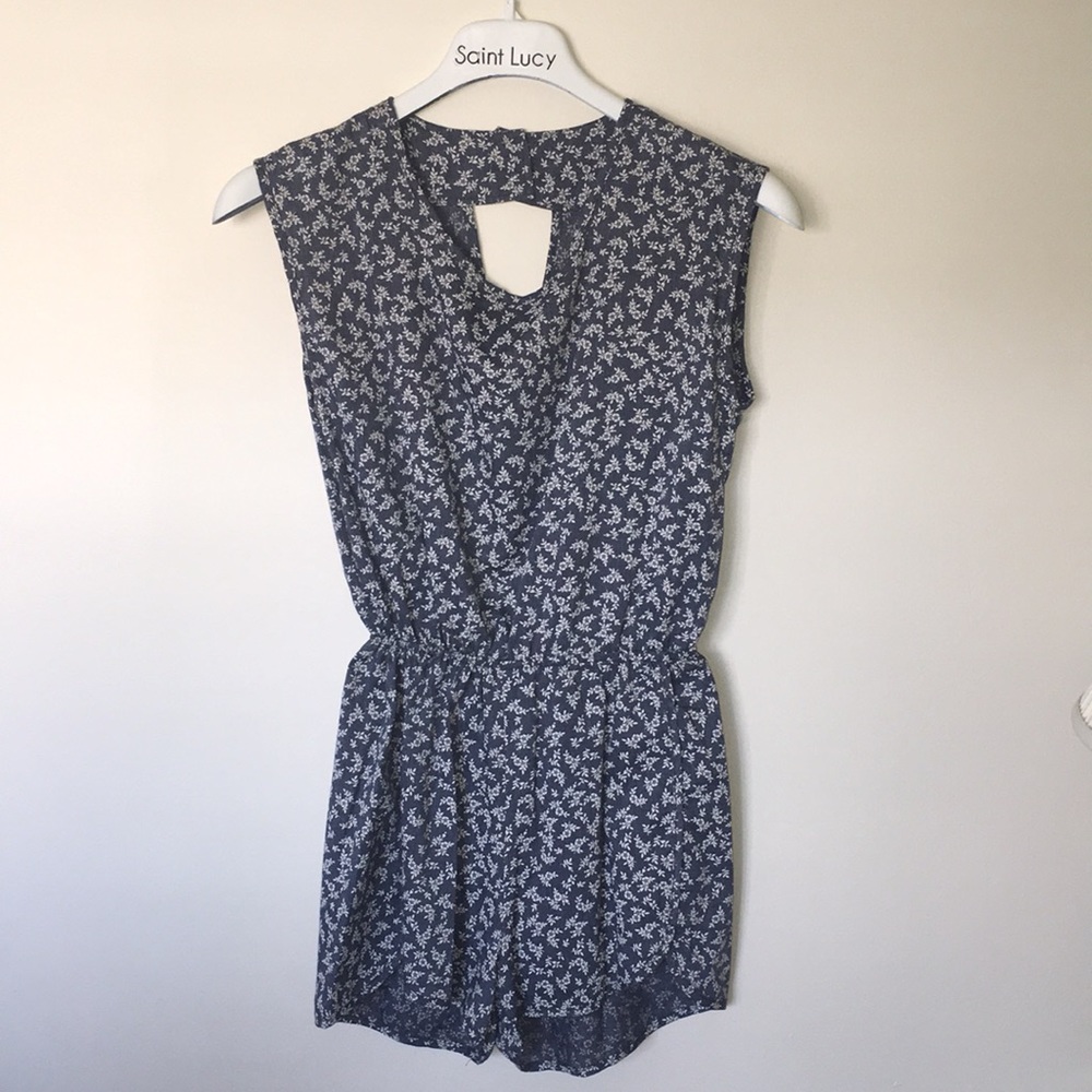 Floral cotton romper w stretchy clinched waist
