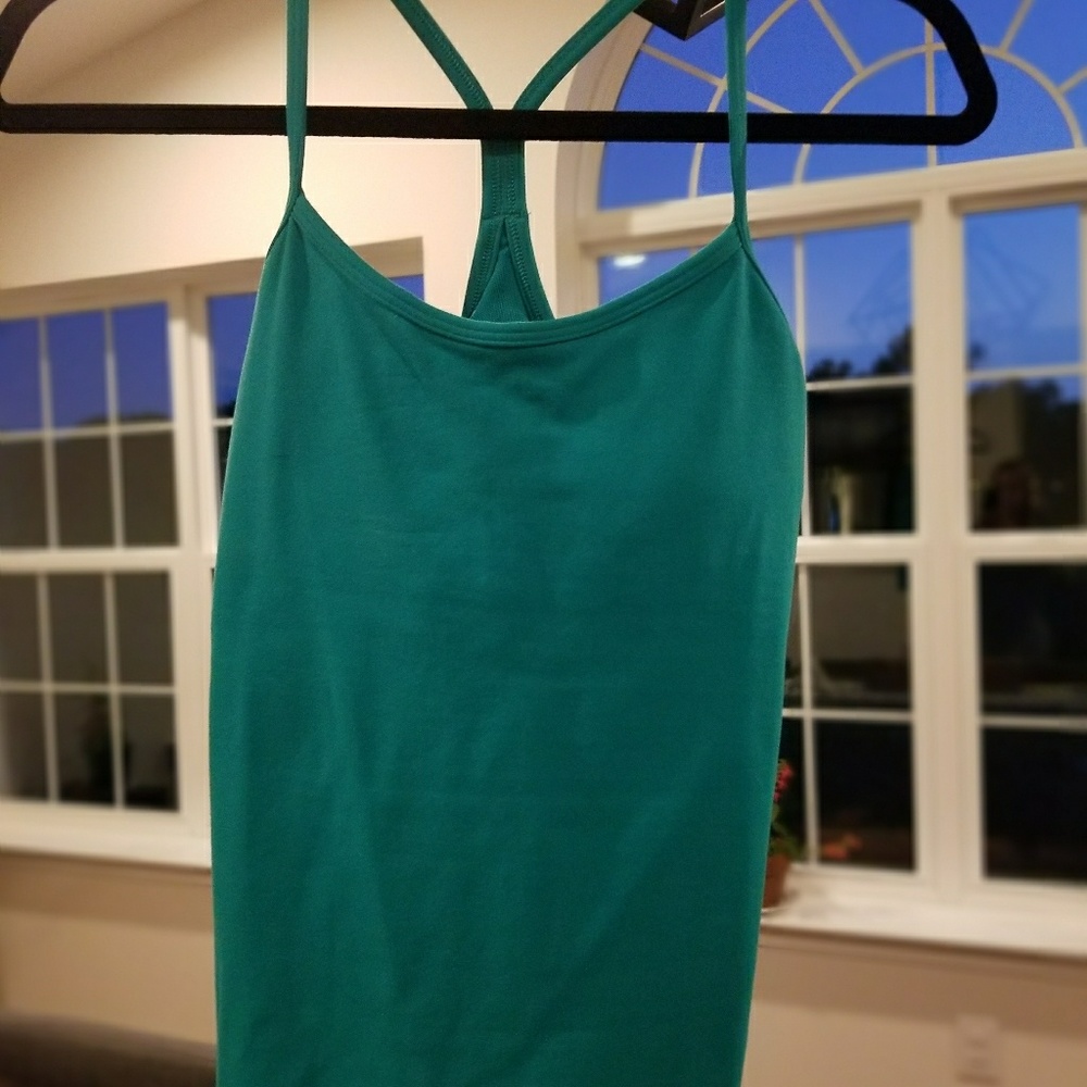Lululemon Power Y tanks