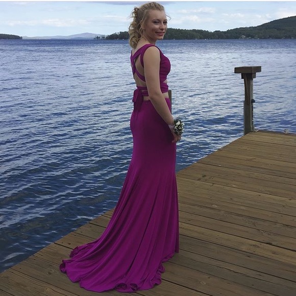 Prom dress - Picture 2 of 3