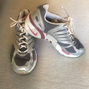 Women's Nike Air BRS1000 sneakers size 8