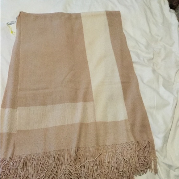 Poncho - Picture 2 of 3