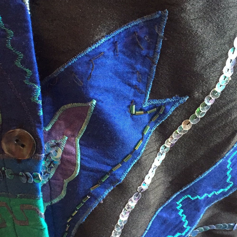 Patterned beaded light jacket - Picture 2 of 4