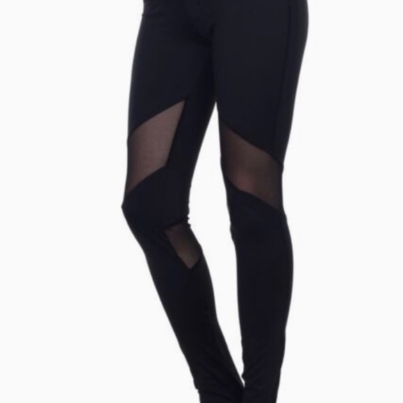 Electric Yoga | Knee V-Line Leggings in White - Picture 5 of 7