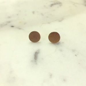 Gold circle stud earrings