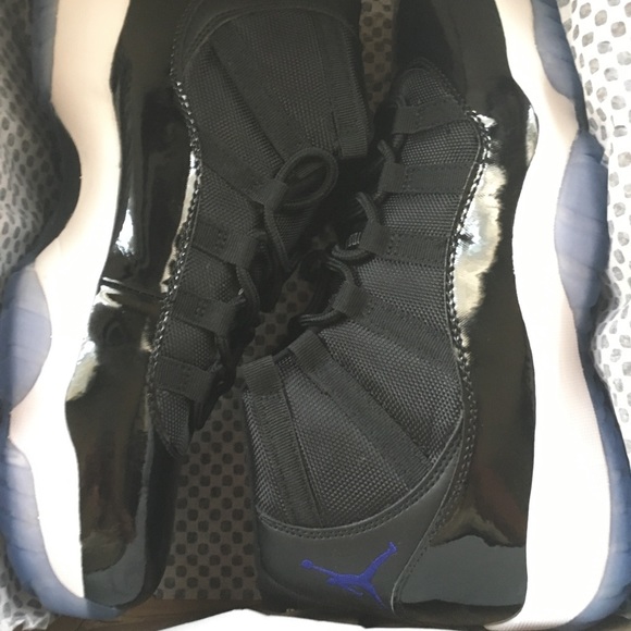 Air Jordan 11\'s Space Jam