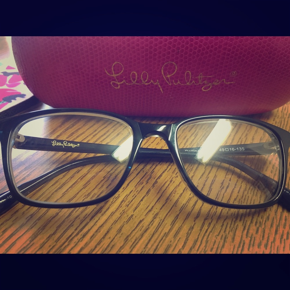 Lilly Pulitzer frames👓 🌴.  With box