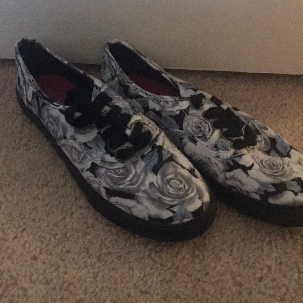 Black and white rose sneakers
