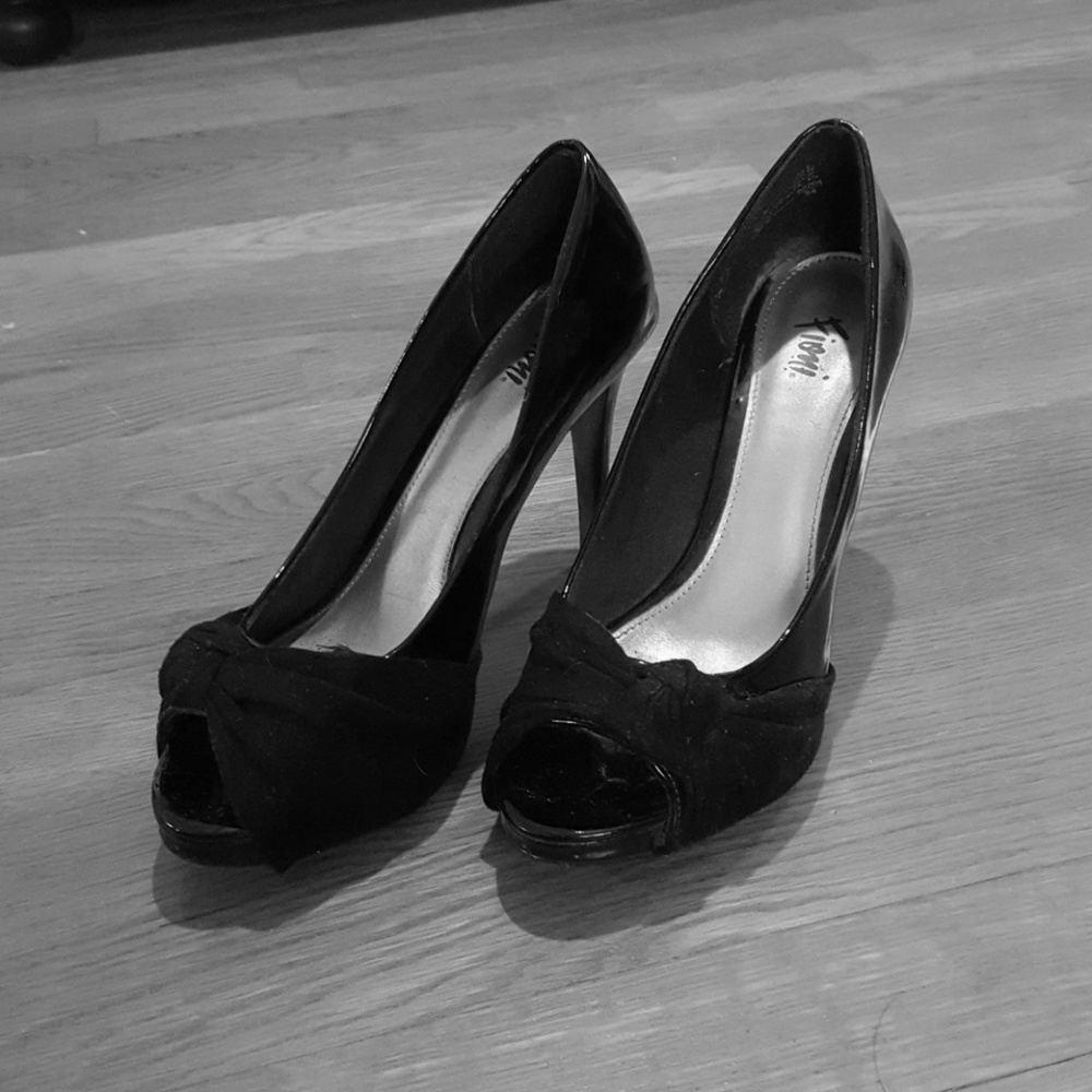 Peep toe heels