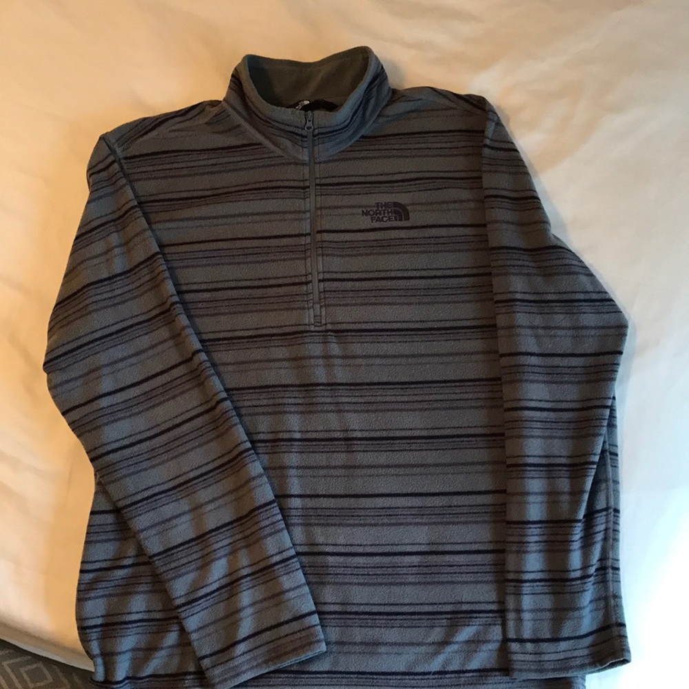 The North Face fleece pullover. Men's Large