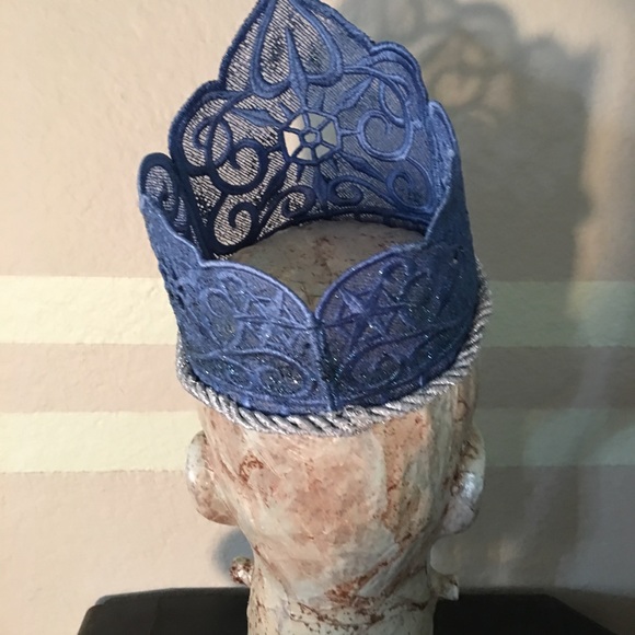 Crown with a wand - Picture 3 of 4