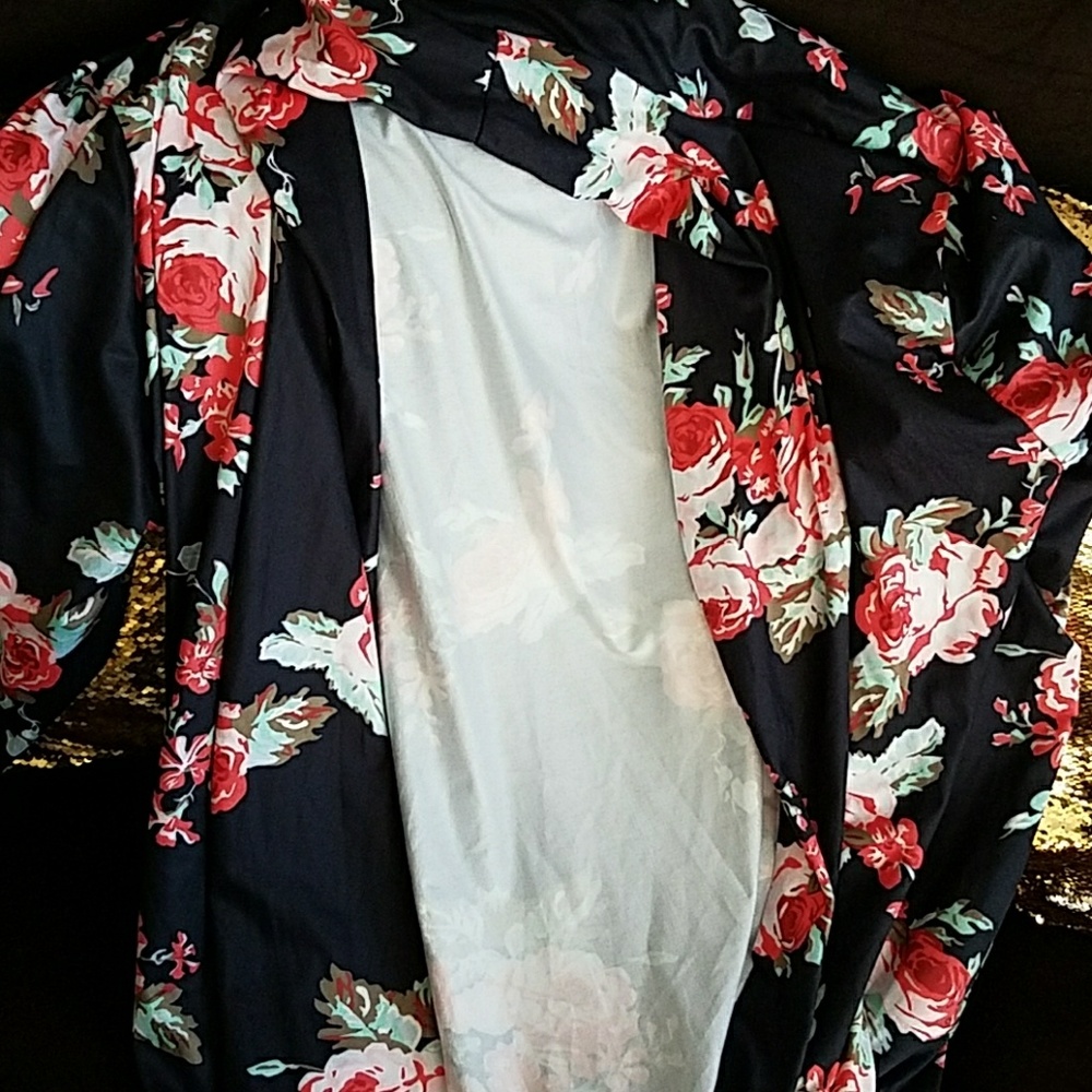 Floral sweater / kimono