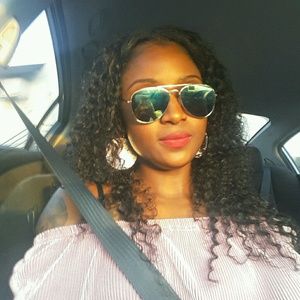 Meet your Posher, Christine