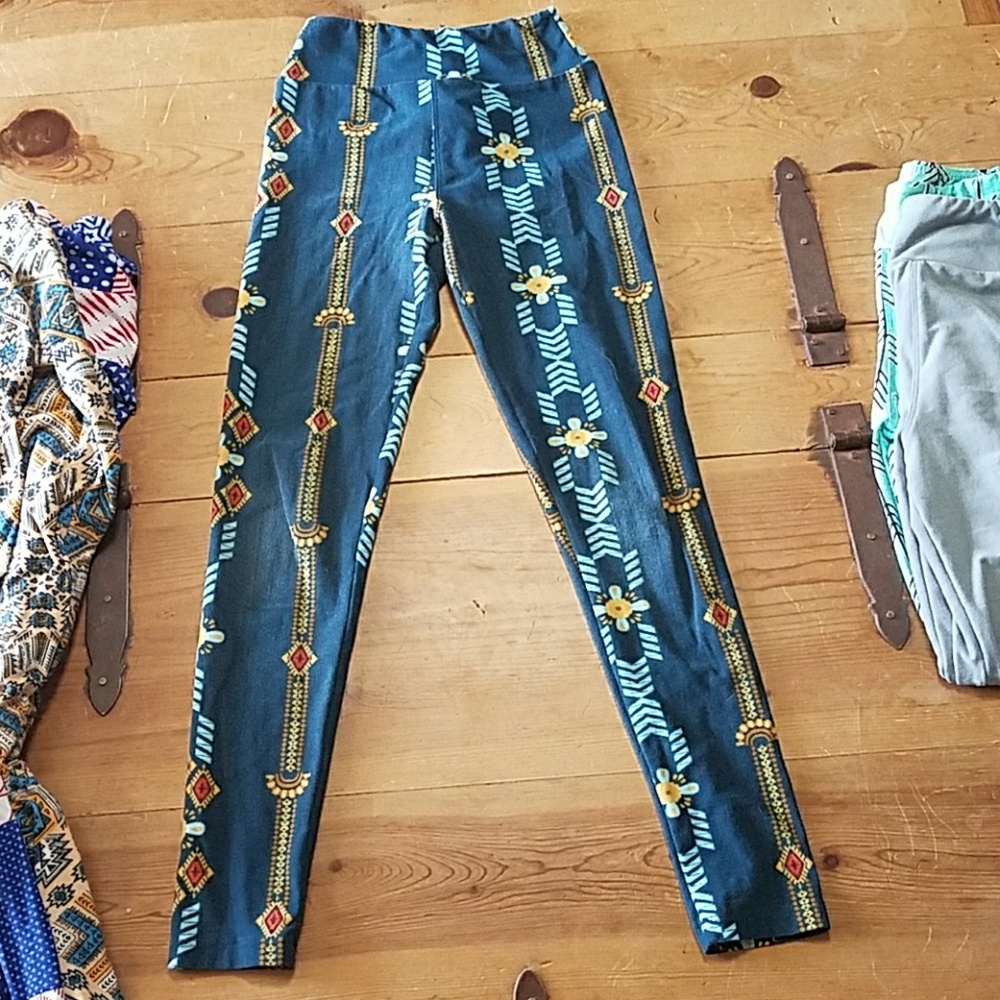 Tween Lularoe Leggings.