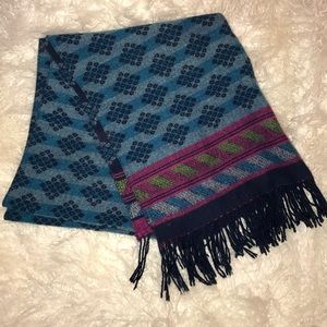 Hollister winter scarf. Super cozy.