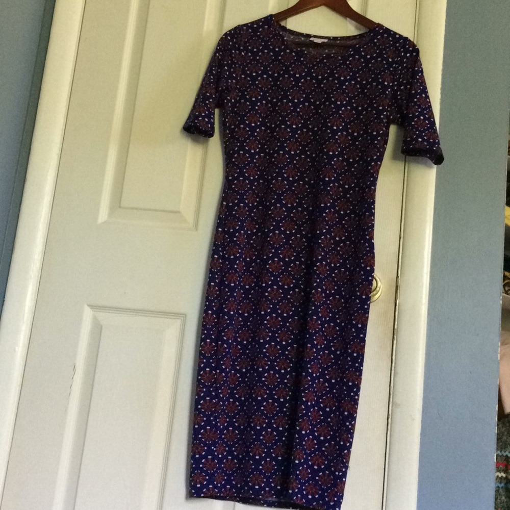 SALE🍁LuLaRoe Julia size Small