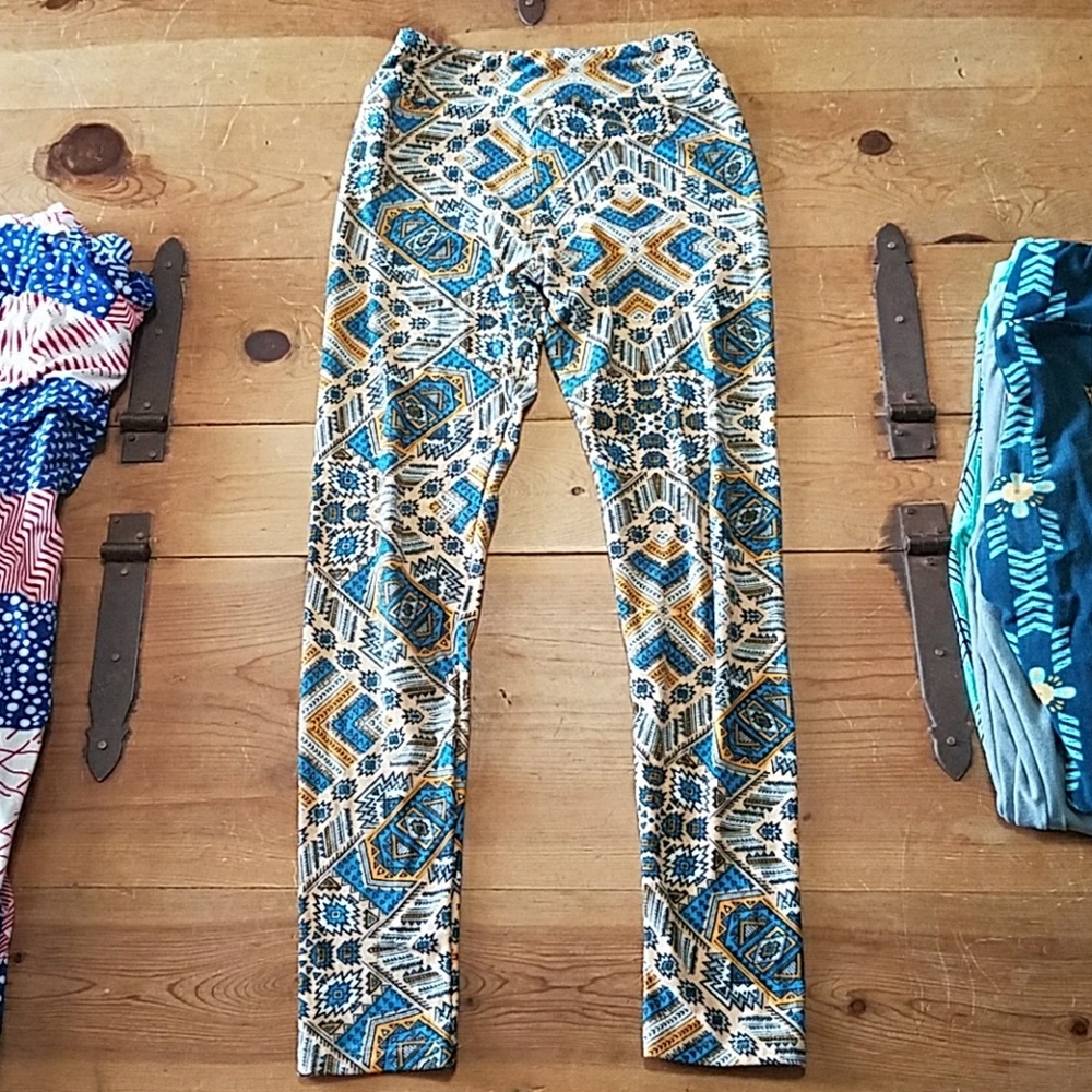 ❤PRICE FIRM❤Tween Lularoe Leggings.