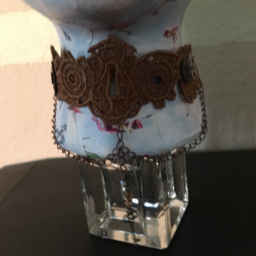 Gothic choke collar