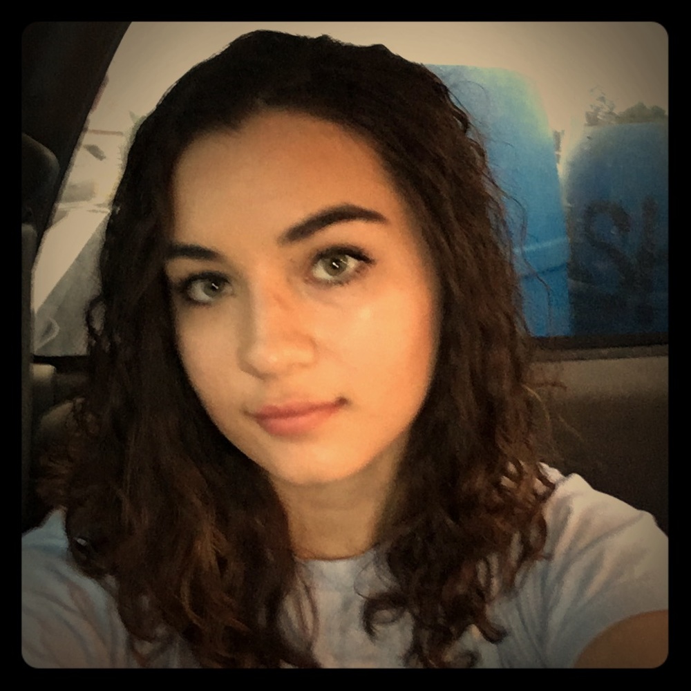 Meet your Posher, Stephanie