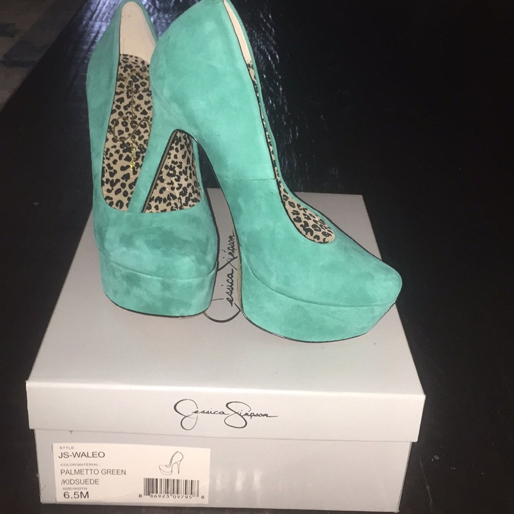 Jessica Simpson Waleo style heel in size 6.5