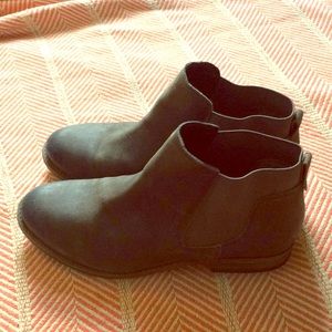 🍁SALE🍁Franco Sarto Chelsea Booties size 8