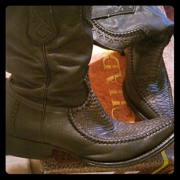 Cuadra Boots - Picture 1 of 2