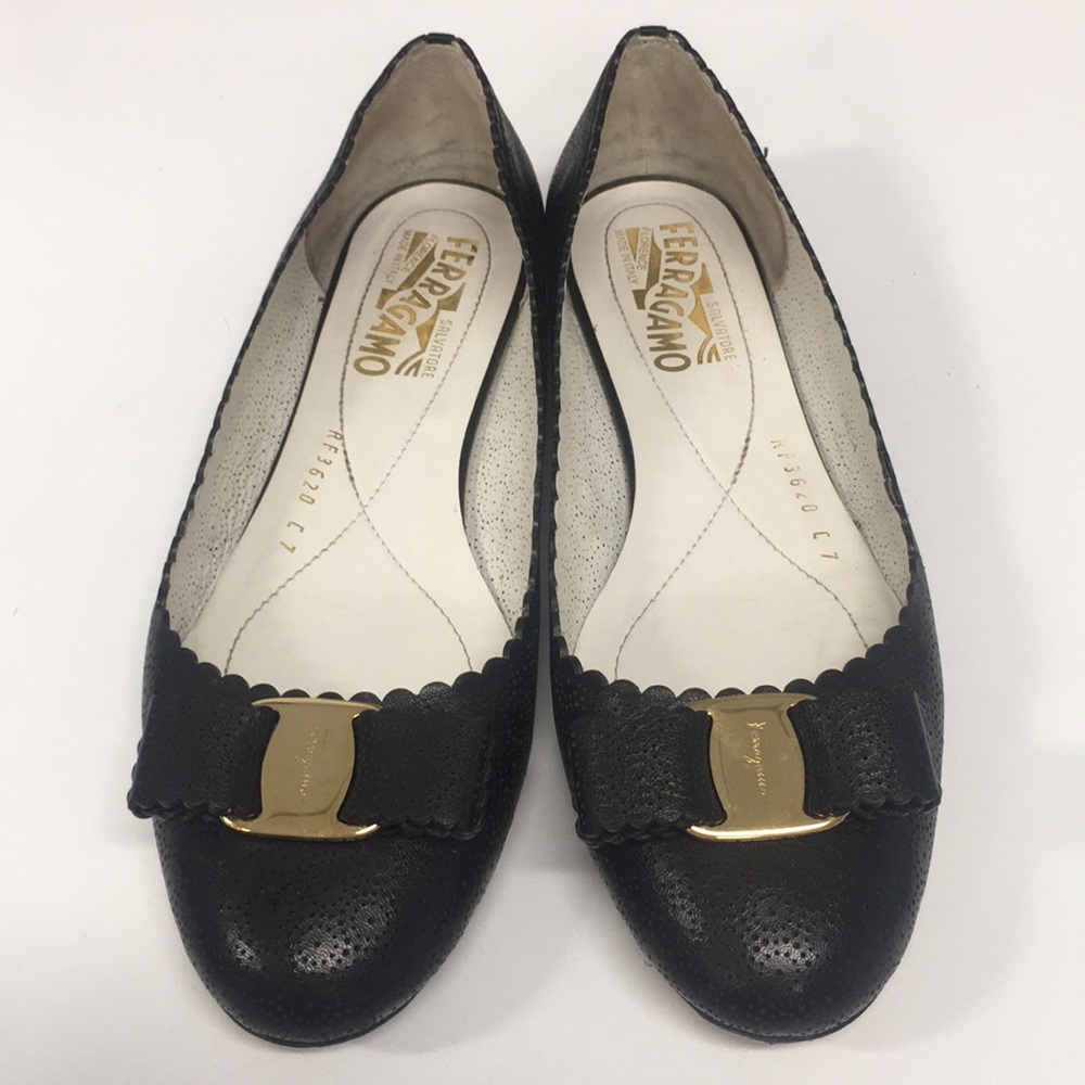 Salvatore Ferragamo varina Lace flat black gold leather 7
