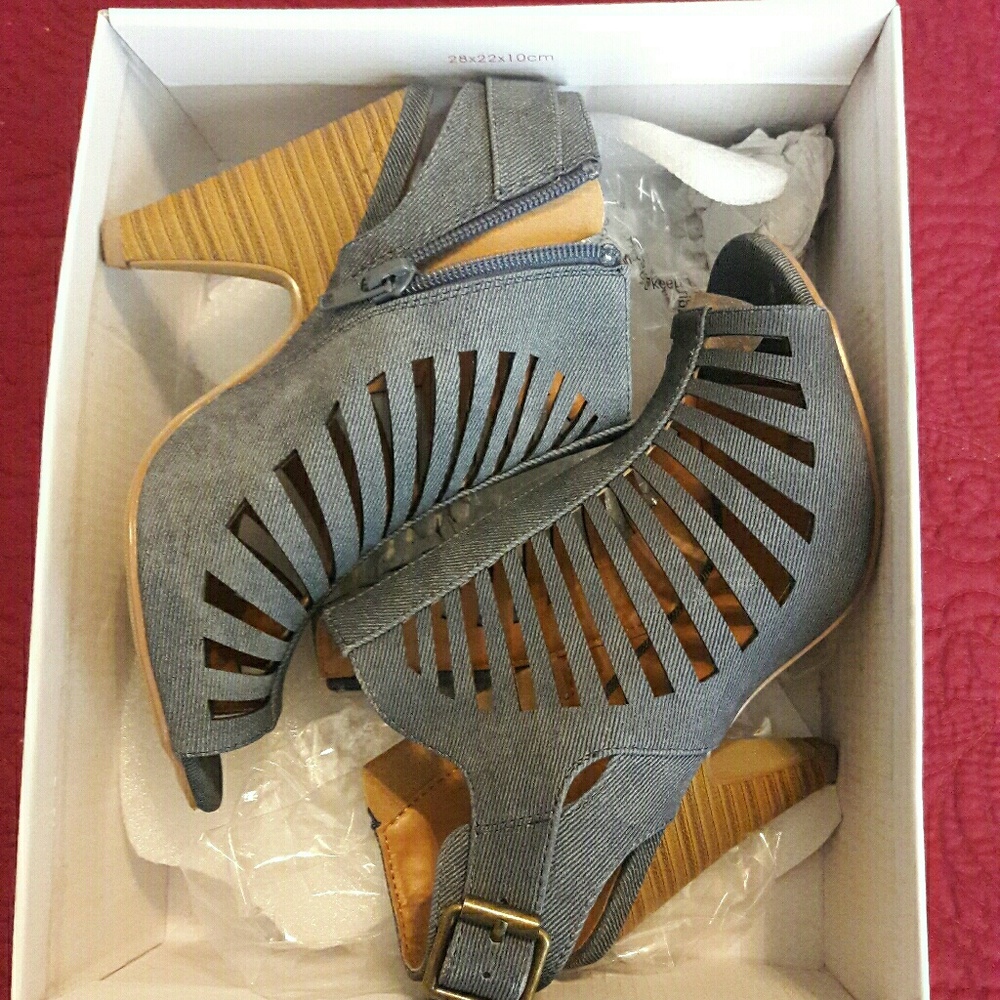 🚫 [SOLD] Denim "Booties"