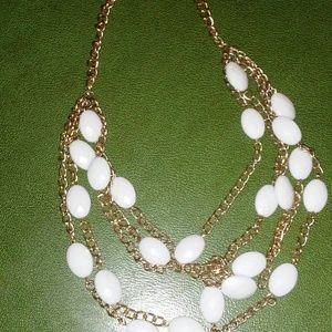 Nice gold and white necklace