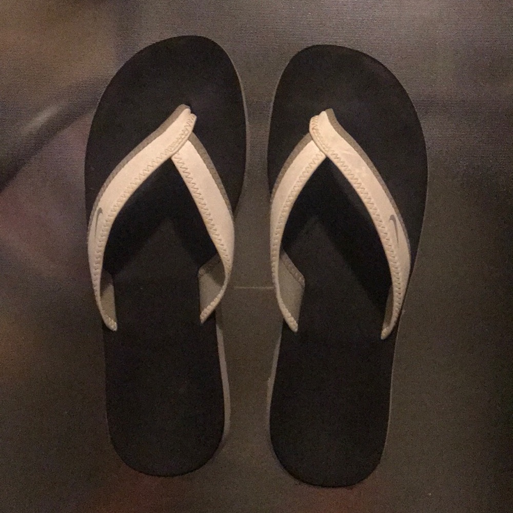 Nike flip flops