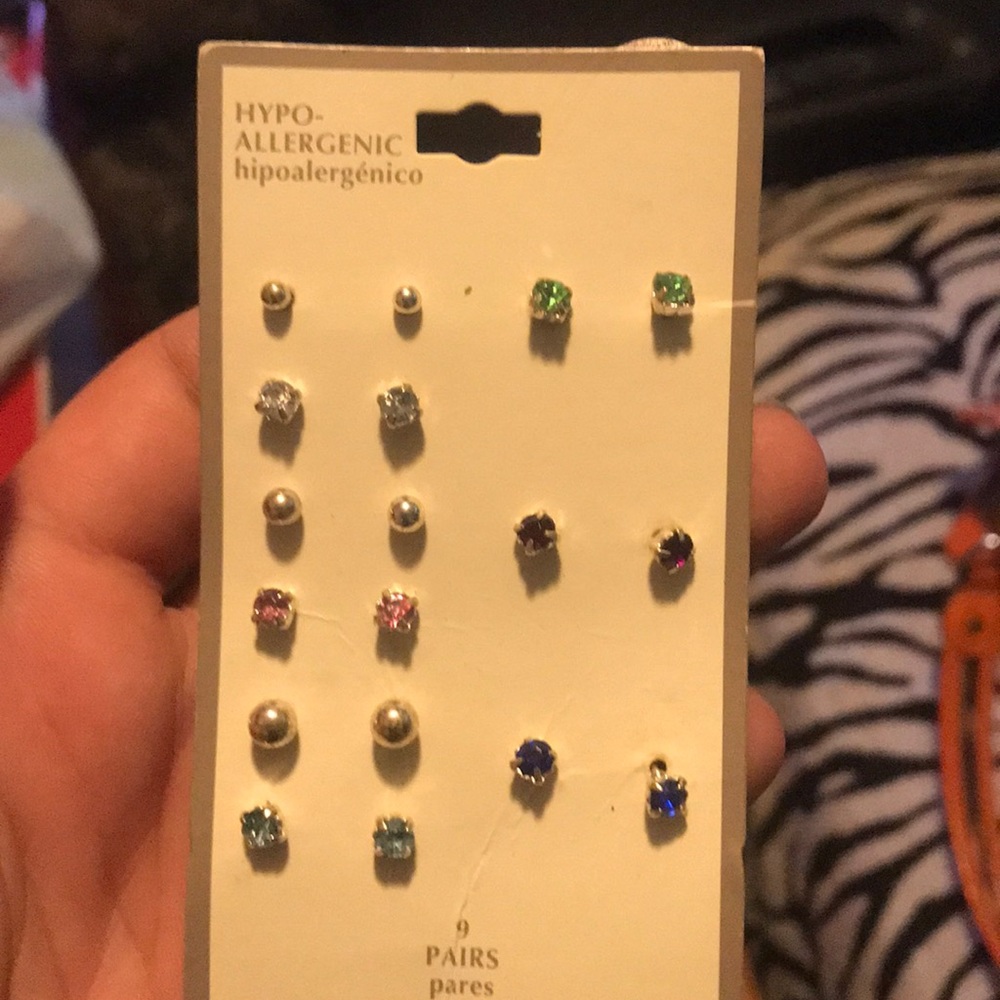 Earrings sold separately or combined 2$ each or 8$