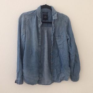❤️2 FOR $25❤️ American Eagle Chambray Denim Shirt