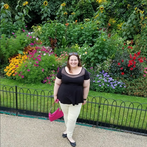 Meet the Posher - Picture 6 of 8