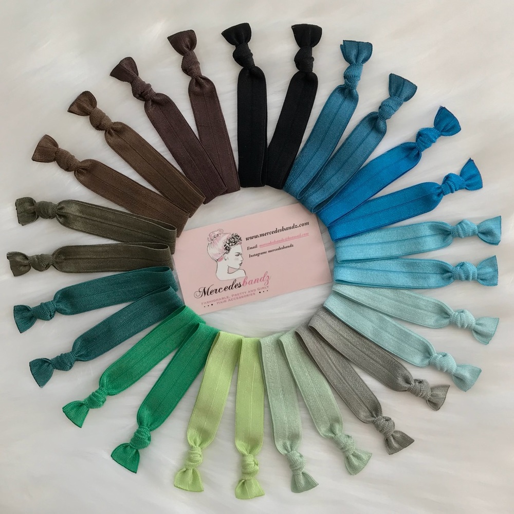 Set of 26 assorted hair ties/ponytails